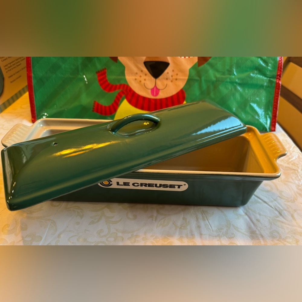VINTAGE Le Creuset enameled cast iron pâté terrine. In pristine condition